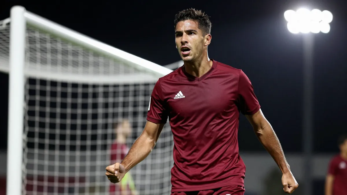 Heart of Midlothian hold Celtic to keep Scottish Premiership title race alive