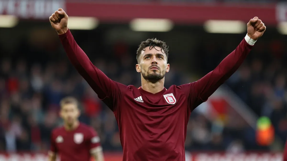 Heart of Midlothian defeated St Johnstone in the Scottish Premiership, keeping them second in the league standings behind...