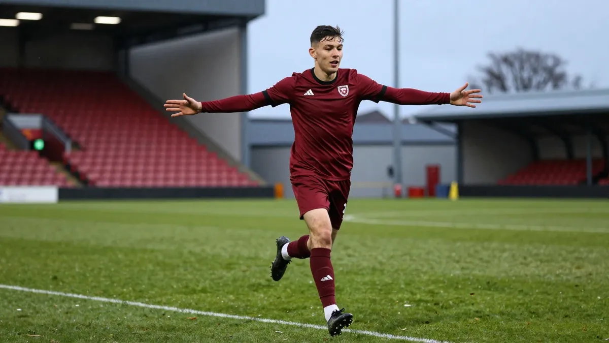 Malachi Fagan-Walcott and Oisin McEntee are set to return from injury for Heart of Midlothian' Premiership clash with St...